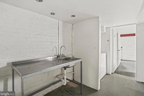 512 Taylor St, Washington DC 20011-5915 exterior