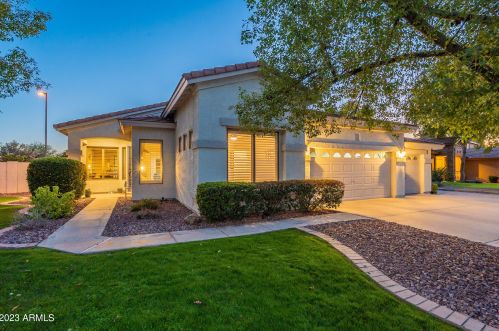 1541 Shamrock St, Gilbert, AZ 85295-4926