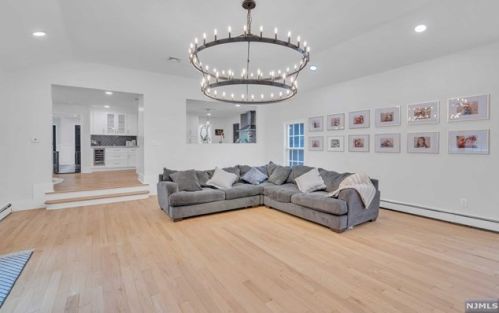 32 Brandywine Pl, Oakland NJ  07436-2321 exterior