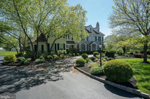 315 Blackburn Dr, Berwyn PA  19312-2801 exterior