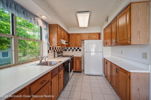 18 Baker Dr, Jackson Twp NJ 08527-3909 exterior