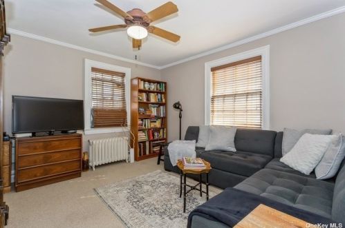 970 Allen Ln, Woodsburgh NY  11598-1705 exterior