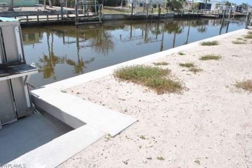 4823 Flamingo Dr, Saint James City FL  33956-2818 exterior