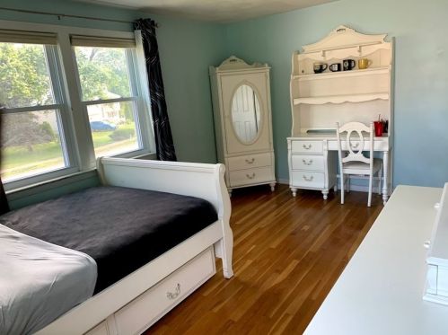 12 Burning Tree Rd, Natick MA  01760-3245 exterior