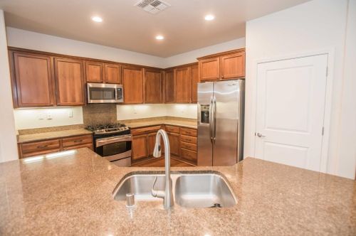 9950 Kennet Way, Elk Grove CA  95757-5118 exterior