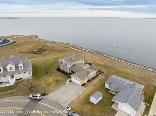 1600 Bch Blvd, Lacey NJ  08731-5031 exterior