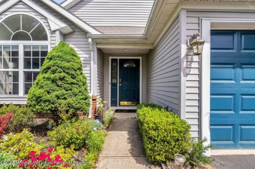 26 Casco Ct, Lakewood NJ  08701-5779 exterior