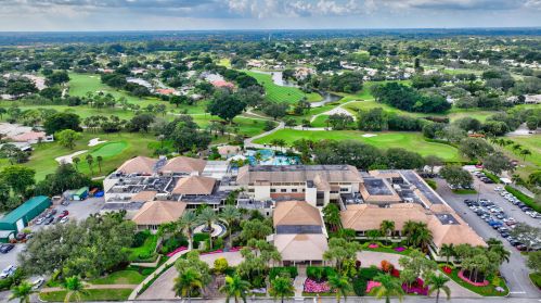 9 Windsor Ln, Boynton Beach FL  33436-6063 exterior