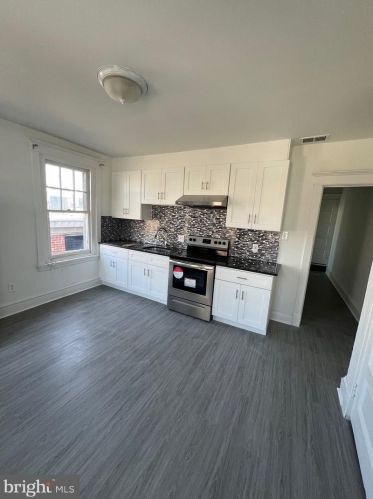 6112 2nd St, Philadelphia, PA 19135-0019