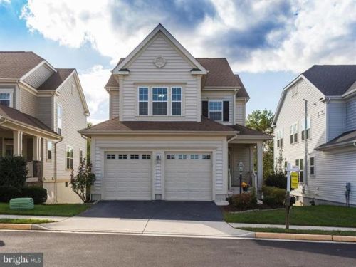 9814 Amsterdam St, Lorton, VA 22079-2445