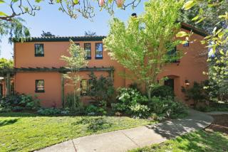 2779 Carisbrook Dr, Oakland, CA 94611-1611