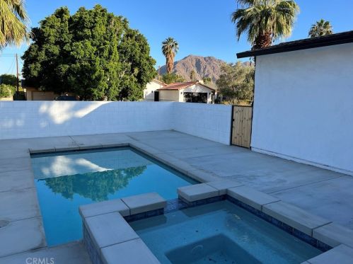 51655 Avenida Diaz, La Quinta CA  92253-3122 exterior