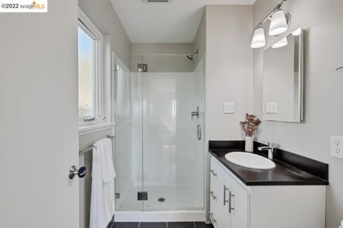 210 Amherst Ave, Berkeley CA 94708-1001 exterior