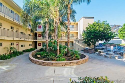 2330 Grand Ave, San Diego, CA 92109-4725
