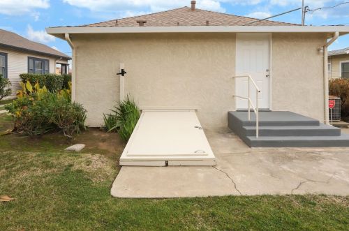 426 Lockeford St, Lodi CA 95240-2335 exterior