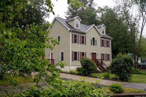 18 Upper Brook Rd, Sparrowbush, NY 12780-5539