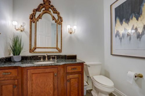917 Evergreen Cir, Chenequa WI  53029-8636 exterior
