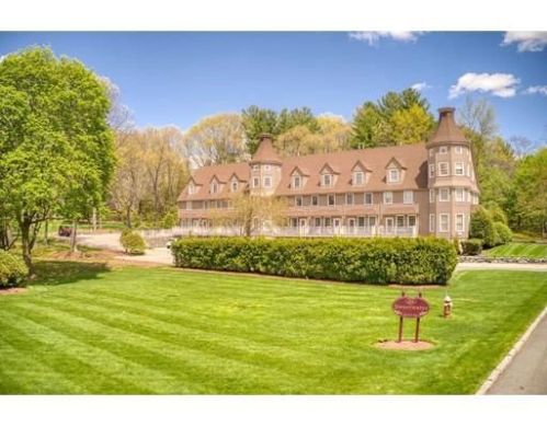 96 Sweetwater Ave, Bedford, MA 01730-1196