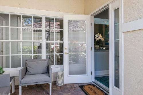 123 Amblewood Ln, Naples, FL 34105-7100