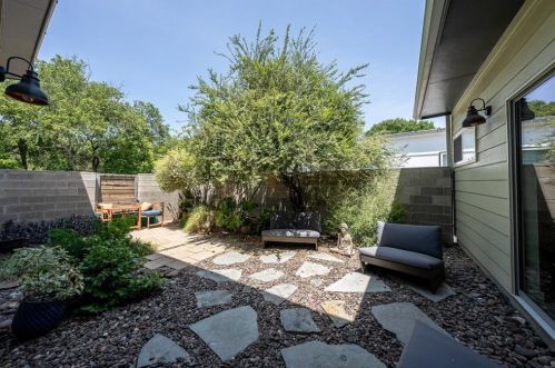 1800 Clifford Ave, Austin, TX 78702-1637