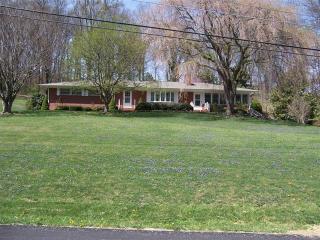 19283 Mercedes Dr, Abingdon, VA 24210-8407