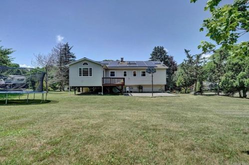 108 Nantucket Dr, Fishkill NY  12524-1021 exterior