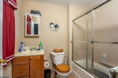 235 8 Ave, Roselle NJ  07203-2033 exterior