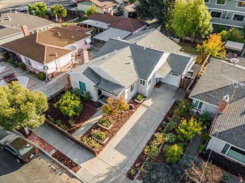 584 Bryan Ave, Sunnyvale CA  94086-6422 exterior