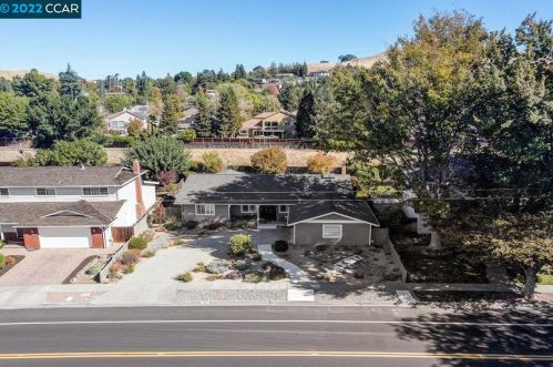 760 Citrus Ave, Concord CA  94518-2339 exterior