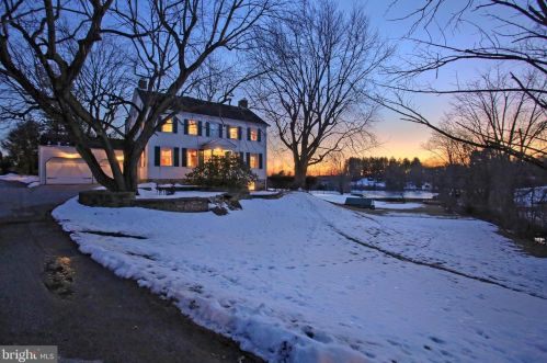 6411 Devonshire Hts Rd, Harrisburg PA 17111-4818 exterior