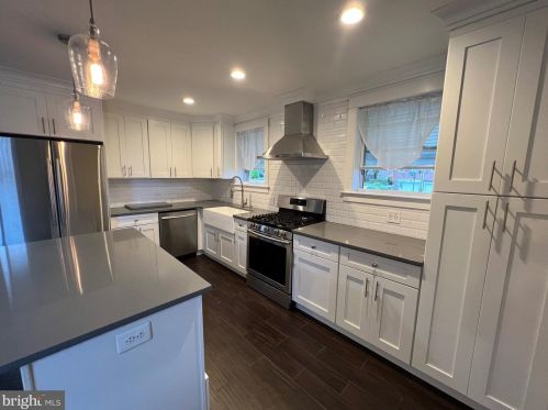 3810 Aubrey Ave, Philadelphia, PA 19114-2836