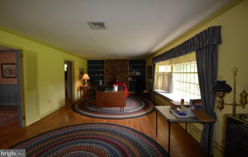 870 Troxel Rd, Lansdale, PA 19446-4631