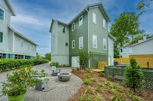 776 Gate Post Dr, Mount Pleasant SC  29464-4948 exterior