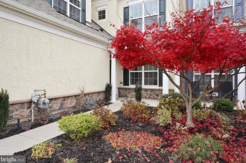 438 Primrose Dr, Lansdale, PA 19446-5690