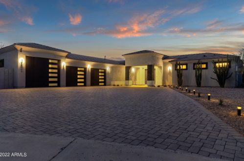 8060 Belmont Ave, Glendale, AZ 85303-1655