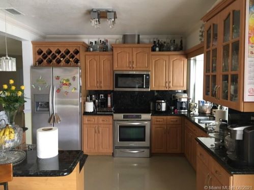 760 80th St, Hialeah FL  33014-4132 exterior