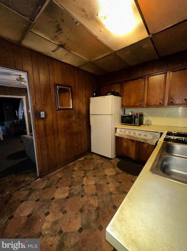 519 Delamore Pl, Wilmington DE  19805-3120 exterior