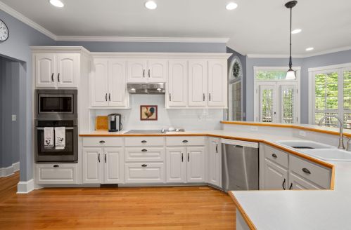128 Porcher Dr, Bonneau SC  29431-8694 exterior