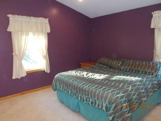 2554 4th Ave, Saint Paul, MN 55109-3022