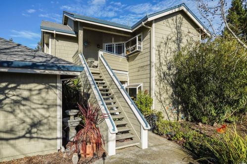 2082 Stonefield Ln, Santa Rosa CA  95403-0951 exterior