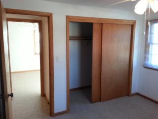 1201 Royal Dr, Cedar Falls IA  50613-4420 exterior