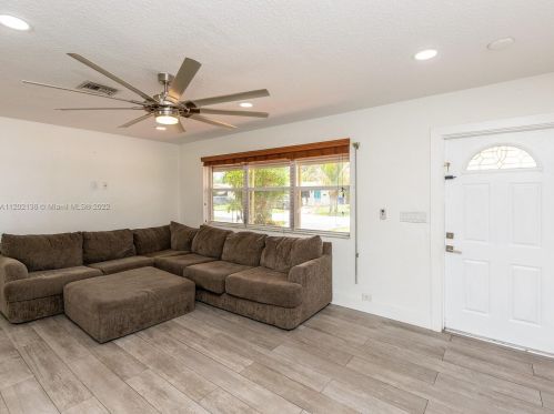 7891 11th St, Hollywood FL 33024-5148 exterior