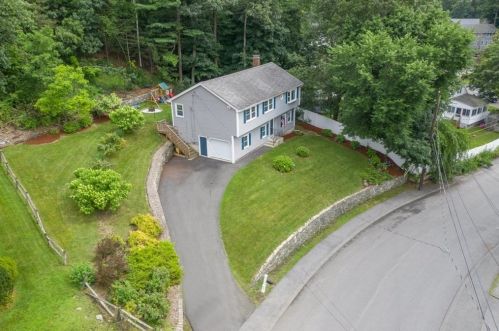 3 Briarwood Rd, Woburn, MA 01801-1218