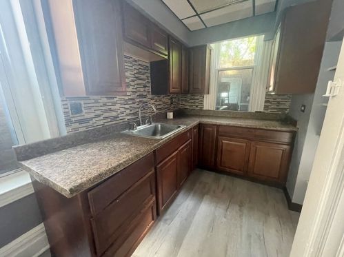 307 Graham St, Pittsburgh PA  15206-2839 exterior