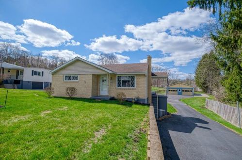 107 Logan Rd, Imperial, PA 15126-9653