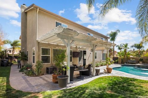 28531 Redwood Canyon Pl, Santa Clarita CA  91390-5723 exterior
