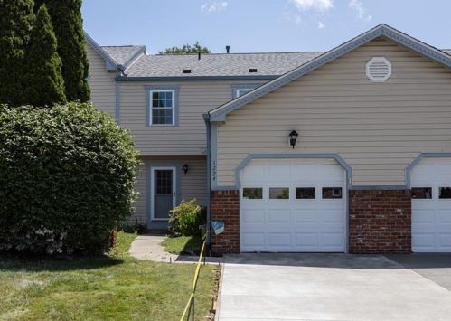 1224 Valleyview Dr, Lawrence, PA 15055-1035