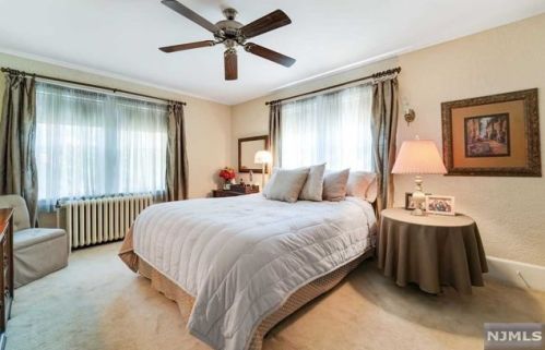 206 Melrose Pl, Ridgewood NJ  07450-4122 exterior