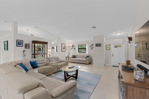6443 Hitchin Post Way, Delray Beach, FL 33484-3546