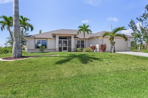 432 13th Ter, Cape Coral, FL 33990-2038